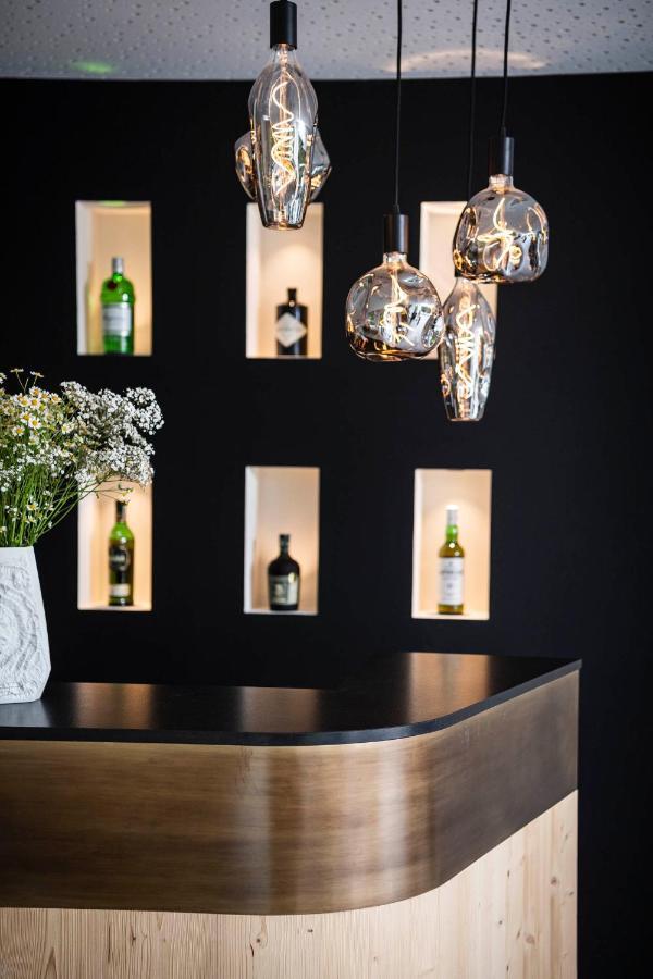 Stoa - Elegant & Romantic - 
